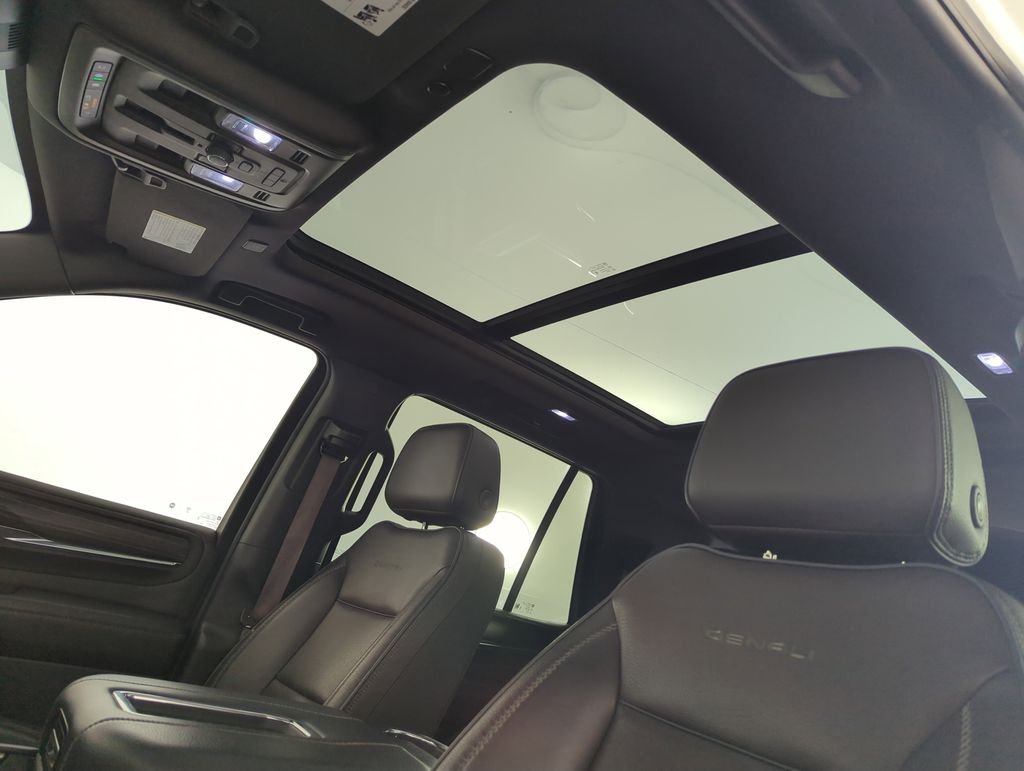 Used 2023 White GMC Denali image 26