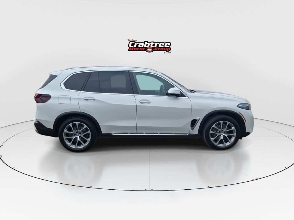 Used 2024 White BMW xDrive40i image 9