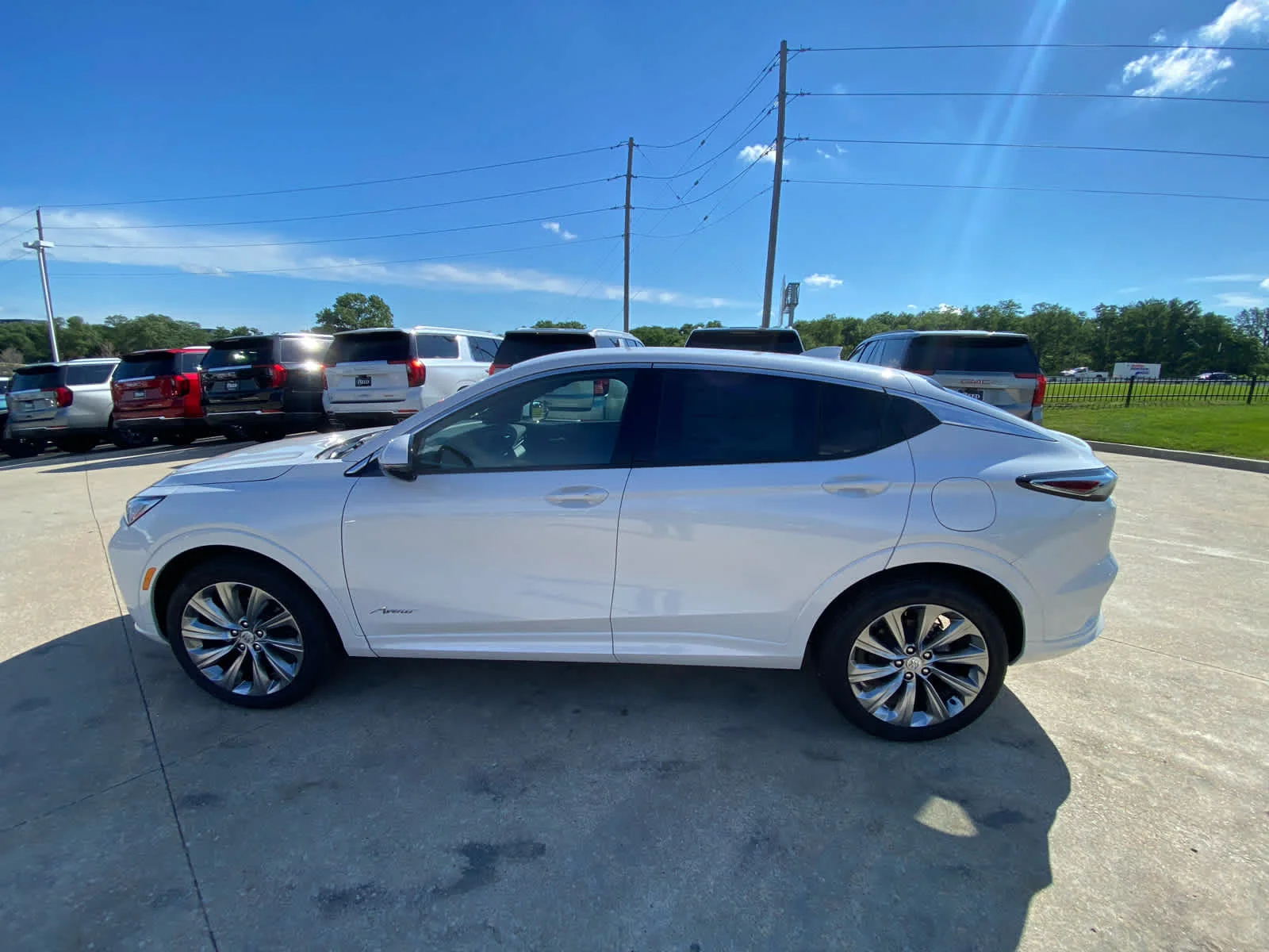 New 2026 White Frost Tricoat Buick Avenir image 5