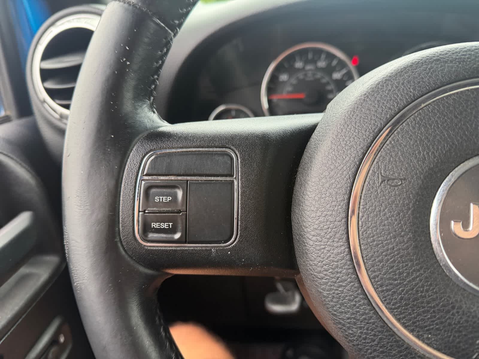Used 2015 Hydro Blue Pearl Coat Jeep Sahara image 32