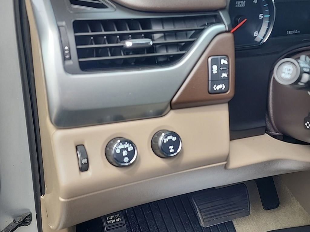 Used 2018 SILVER ICE METALLIC Chevrolet LT image 8