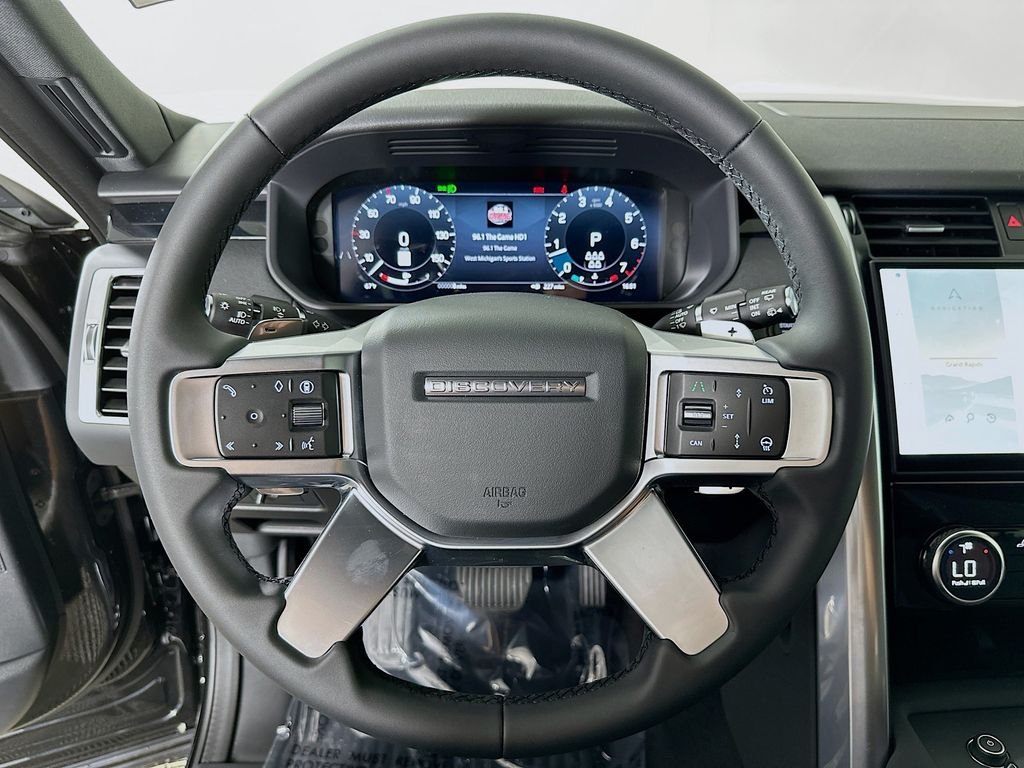 Used 2026 Santorini Black Metallic Land Rover S image 12