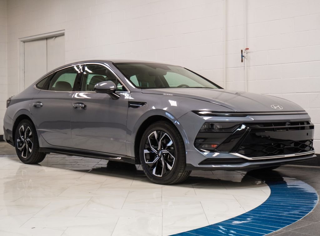 Used 2024 Blue Hyundai SEL image 5