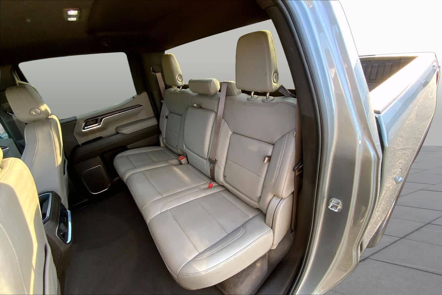 Used 2023 Sterling Metallic GMC SLT image 20