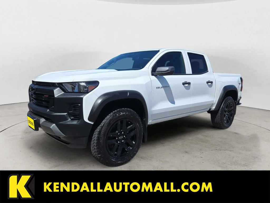2025 Chevrolet Colorado Trail Boss Crew Cab Short Box 4x4's photo