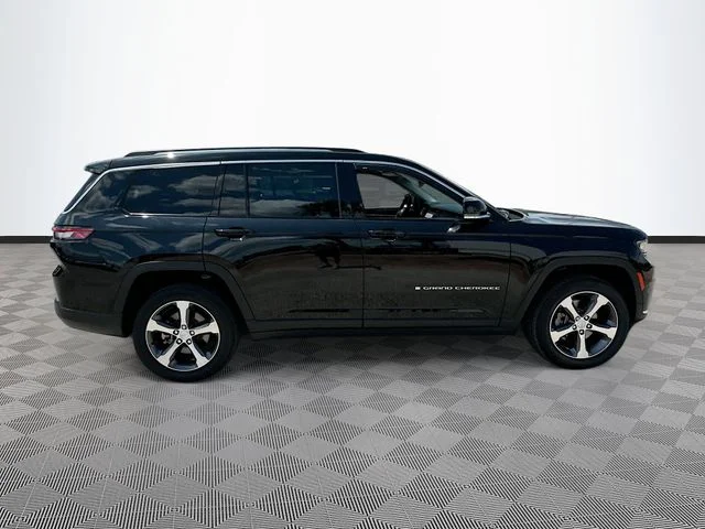 Used 2023 Black Jeep Limited image 4