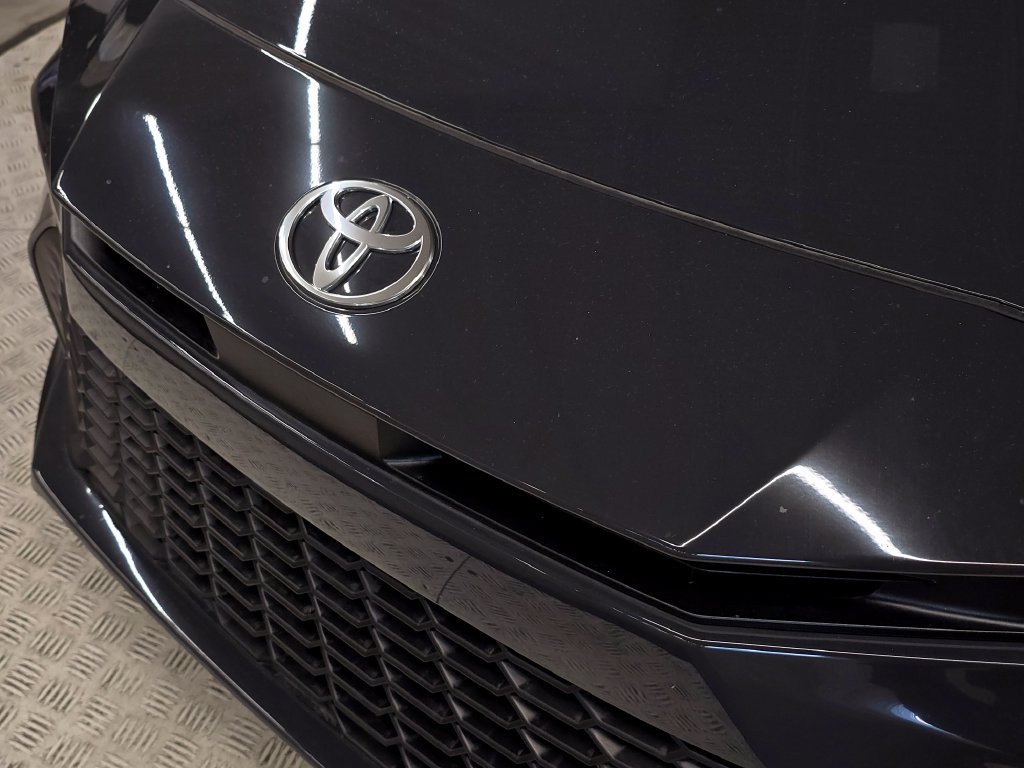 Used 2026  Toyota SE image 12