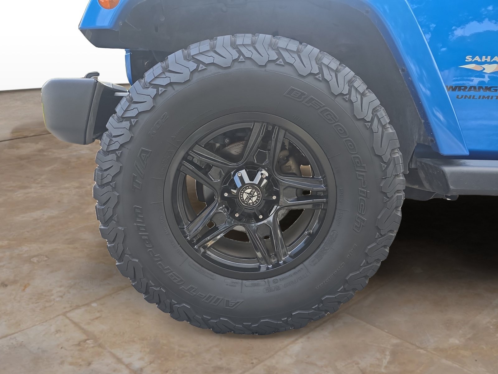 Used 2015 Hydro Blue Pearl Coat Jeep Sahara image 22
