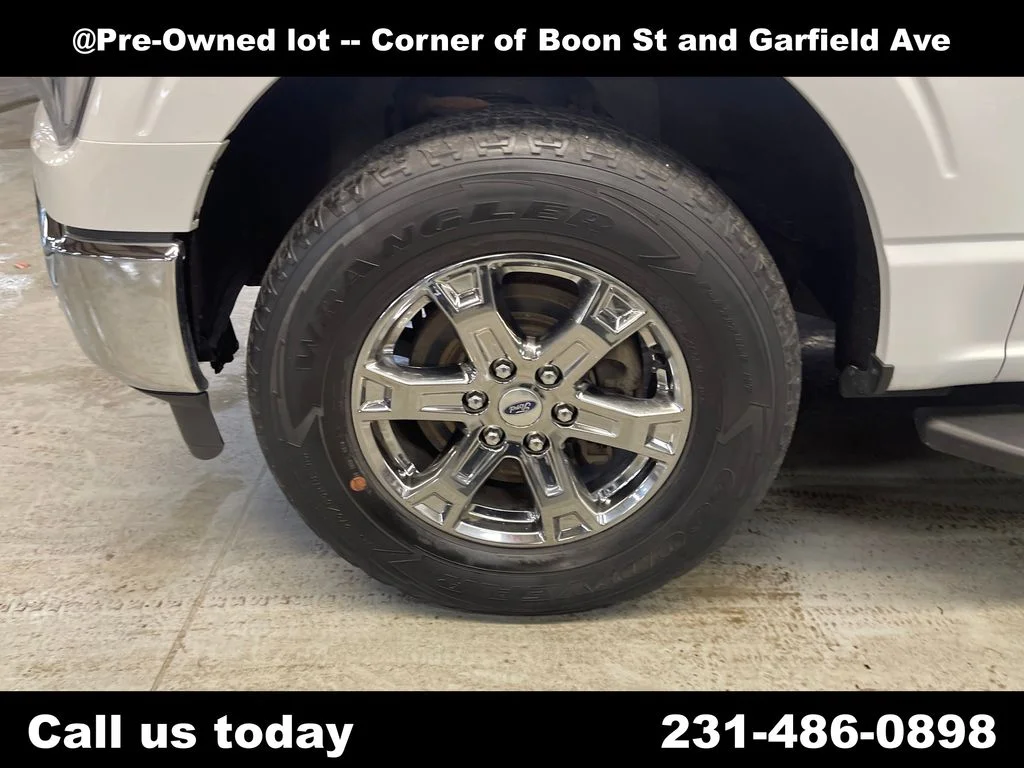 Used 2021 White Ford XLT image 5