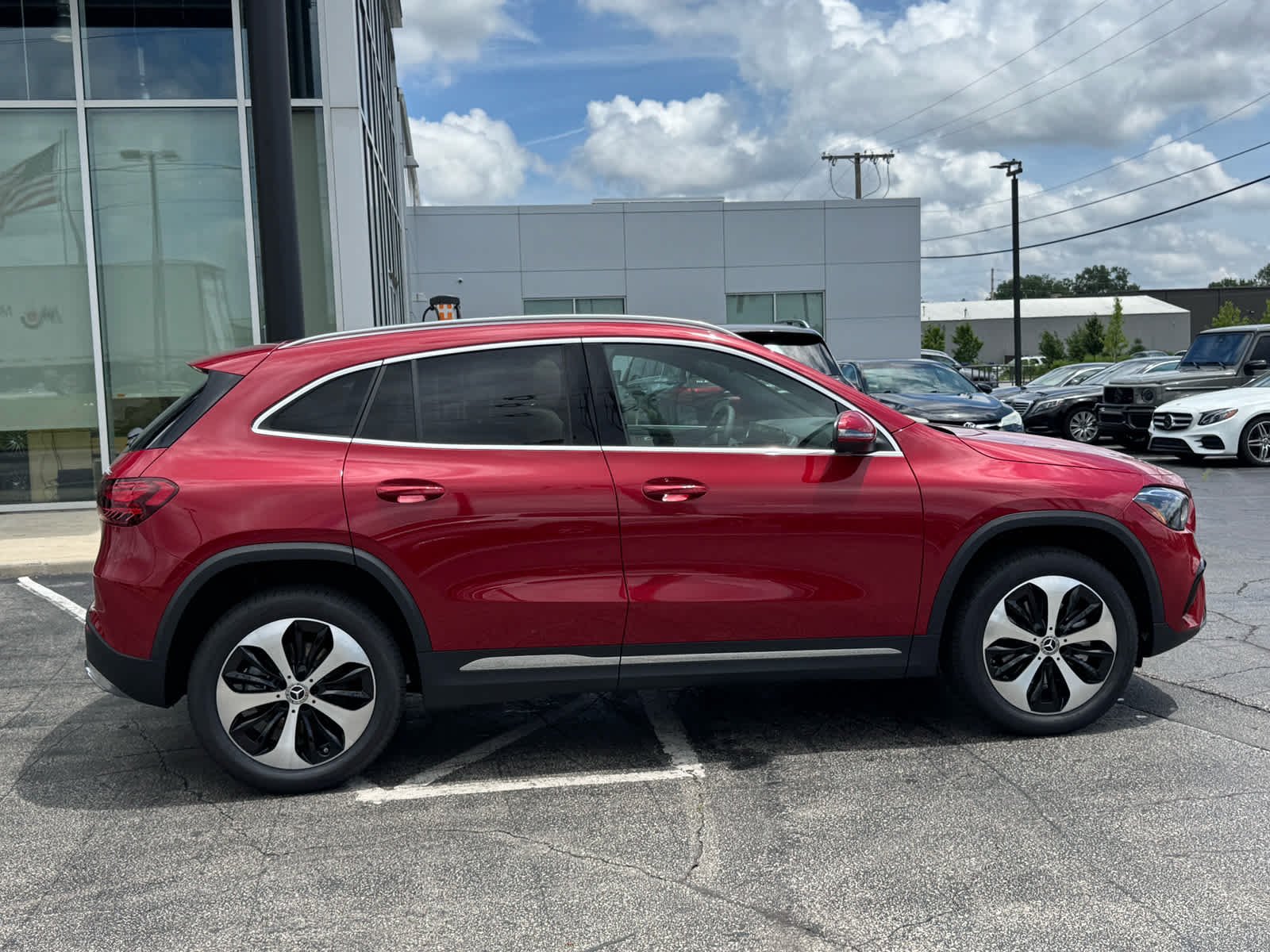New 2026 MANUFAKTUR Patagonia Red Metallic Mercedes-Benz GLA 250 image 10