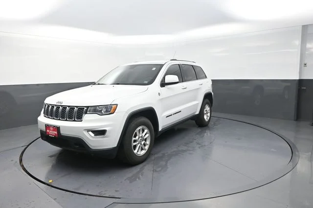 Used 2019 White Jeep Laredo E image 38