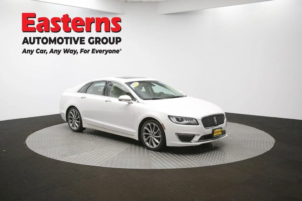 Used 2019 White Lincoln Reserve image 50