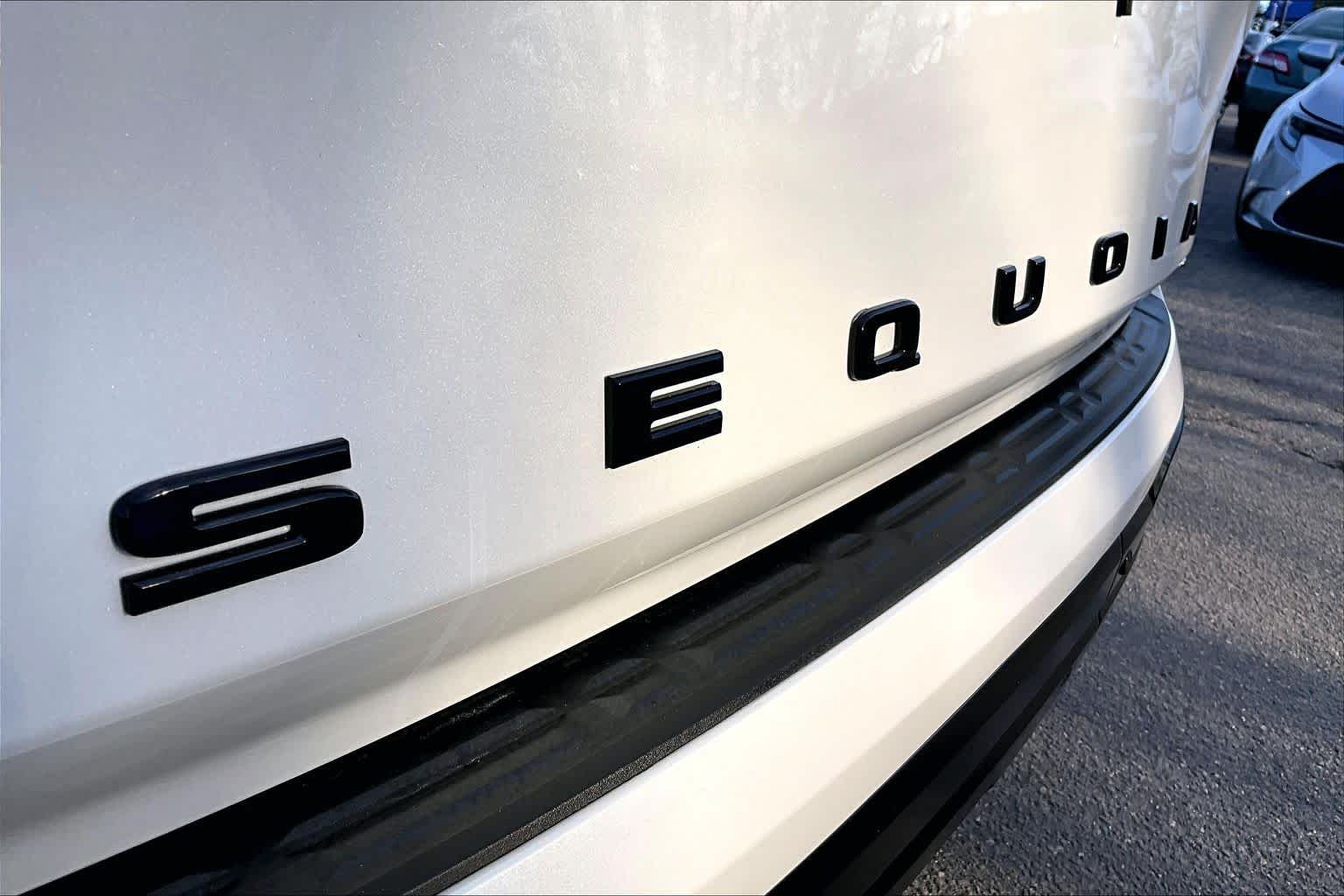 2025 Toyota Sequoia Platinum - Photo 10