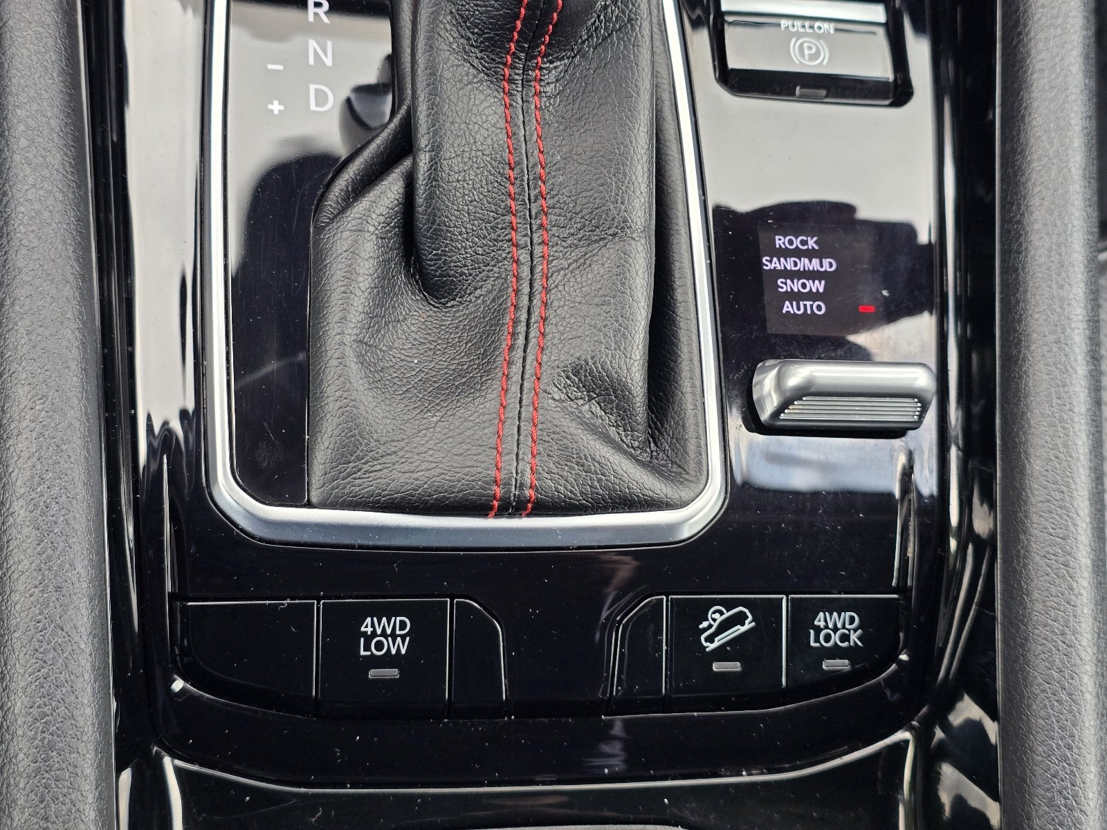 Used 2022 White Jeep Trailhawk image 21