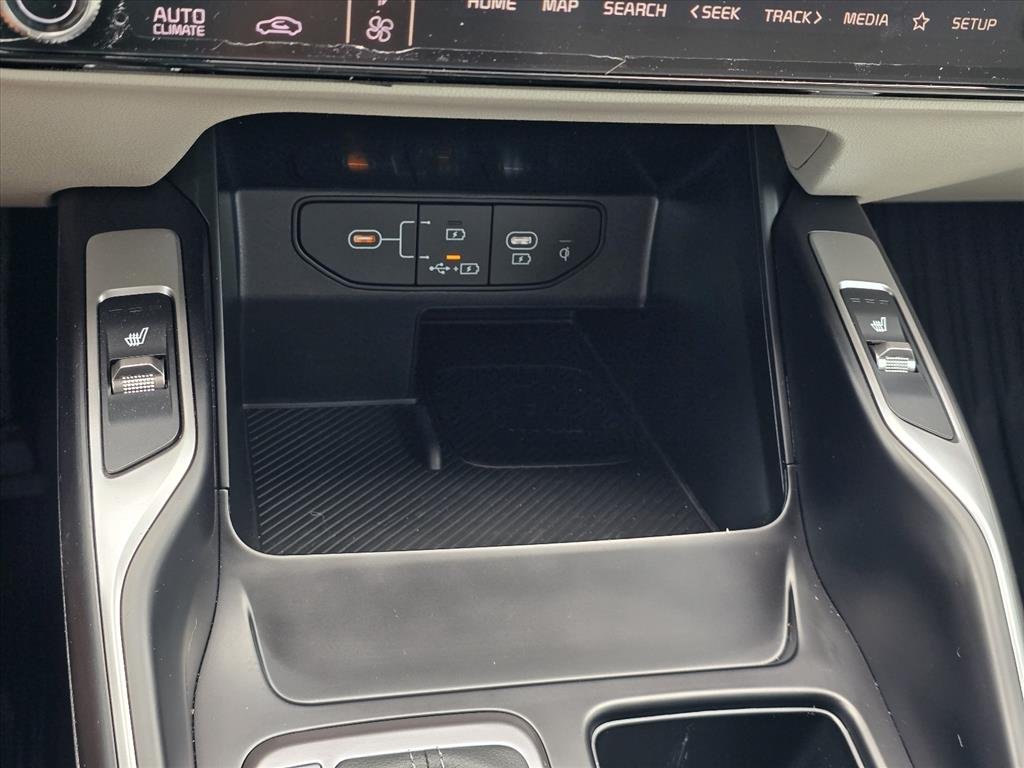 2025 Kia Sorento S - Photo 19
