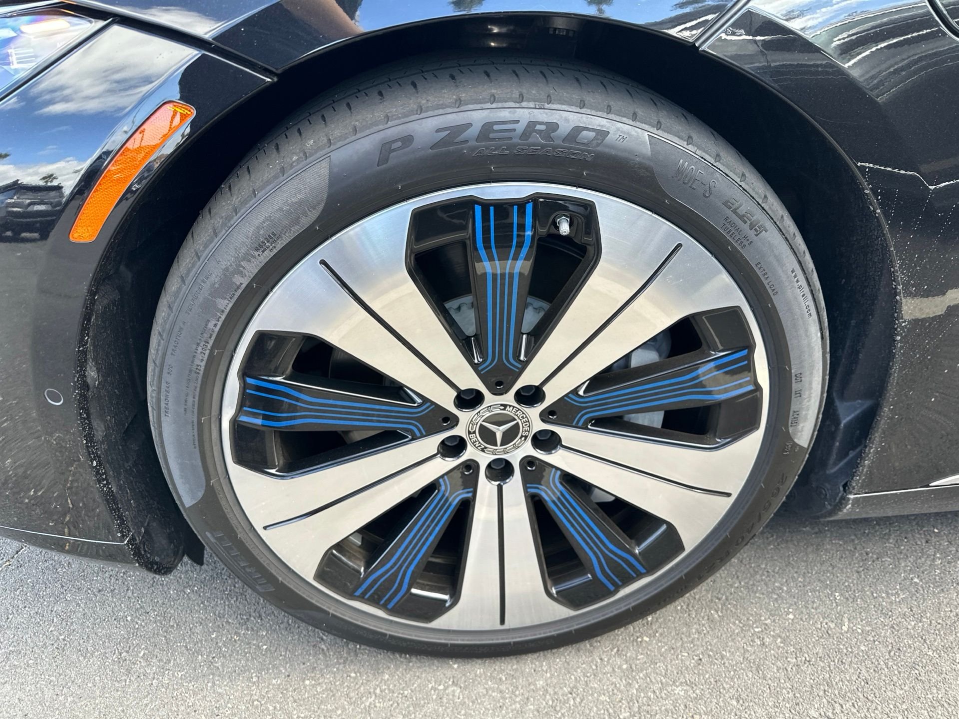 Used 2022 Black Mercedes-Benz 580 image 3