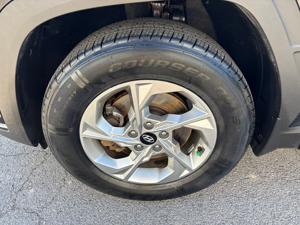 Used 2022 Black Hyundai SEL image 10