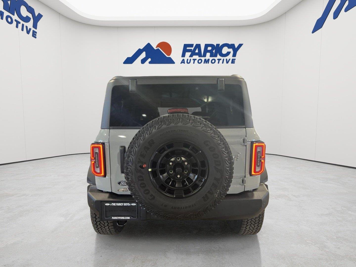 Used 2026 Avalanche Gray Ford Outer Banks image 3