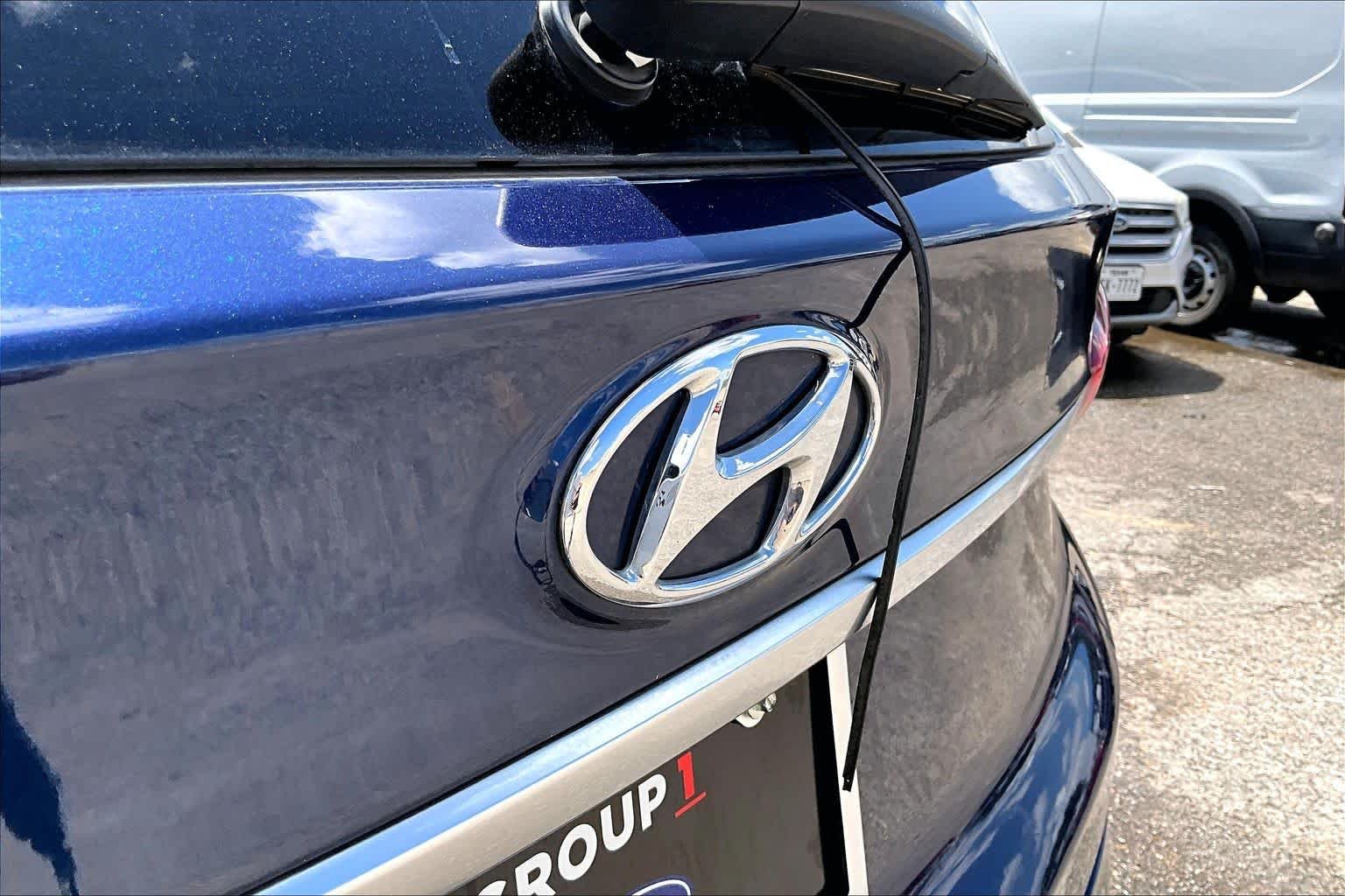 Used 2019 Stormy Sea Hyundai SE image 31