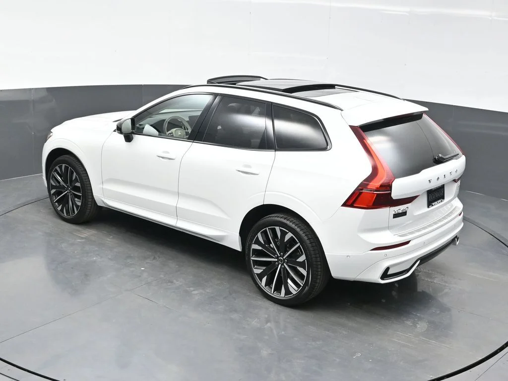 Used 2026 Crystal White Volvo Ultra image 39