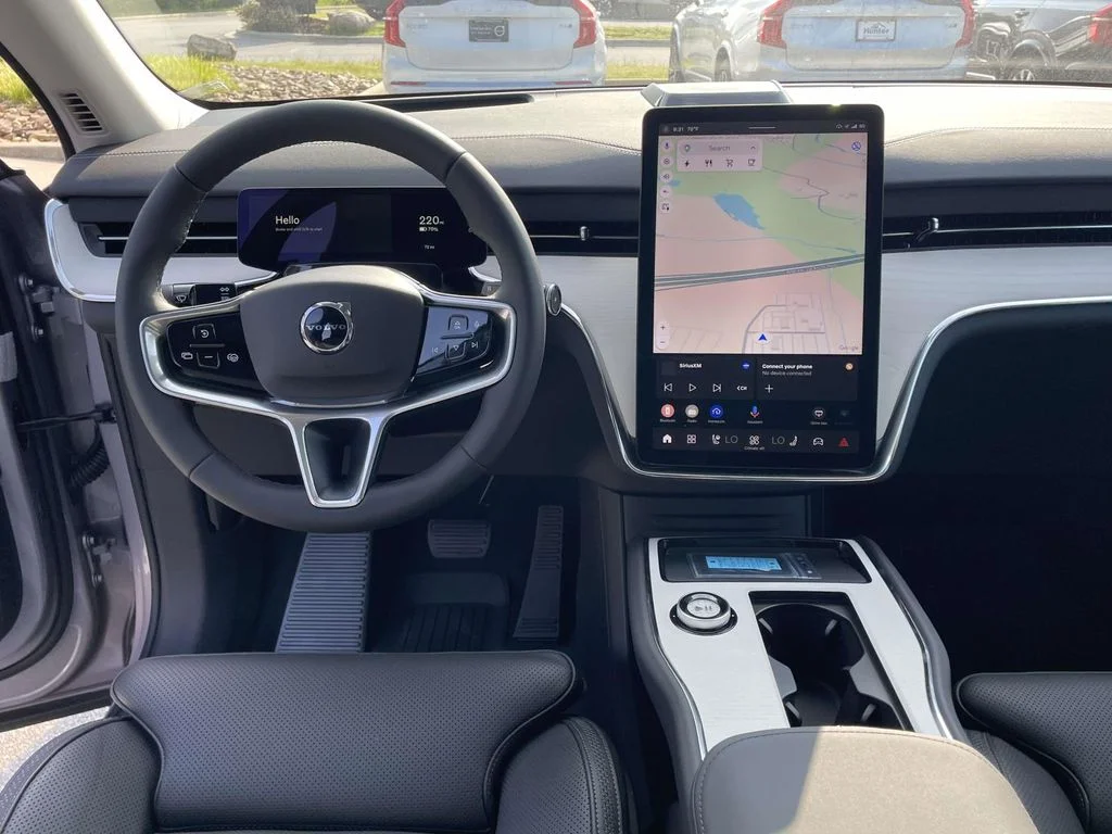 New 2026 Aurora Silver Volvo Ultra image 4