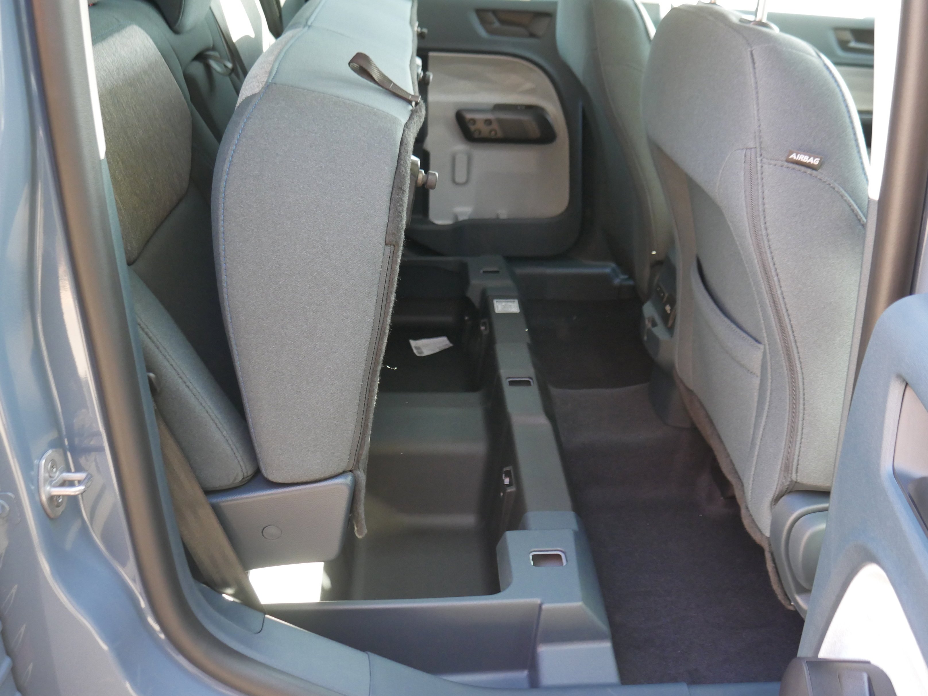 New 2025 Azure Gray Metallic Tri-Coat Ford XLT image 28