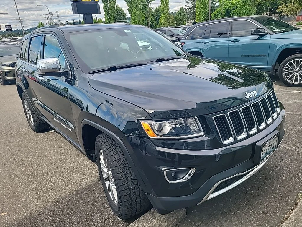 Used 2014 Green Jeep Limited image 2