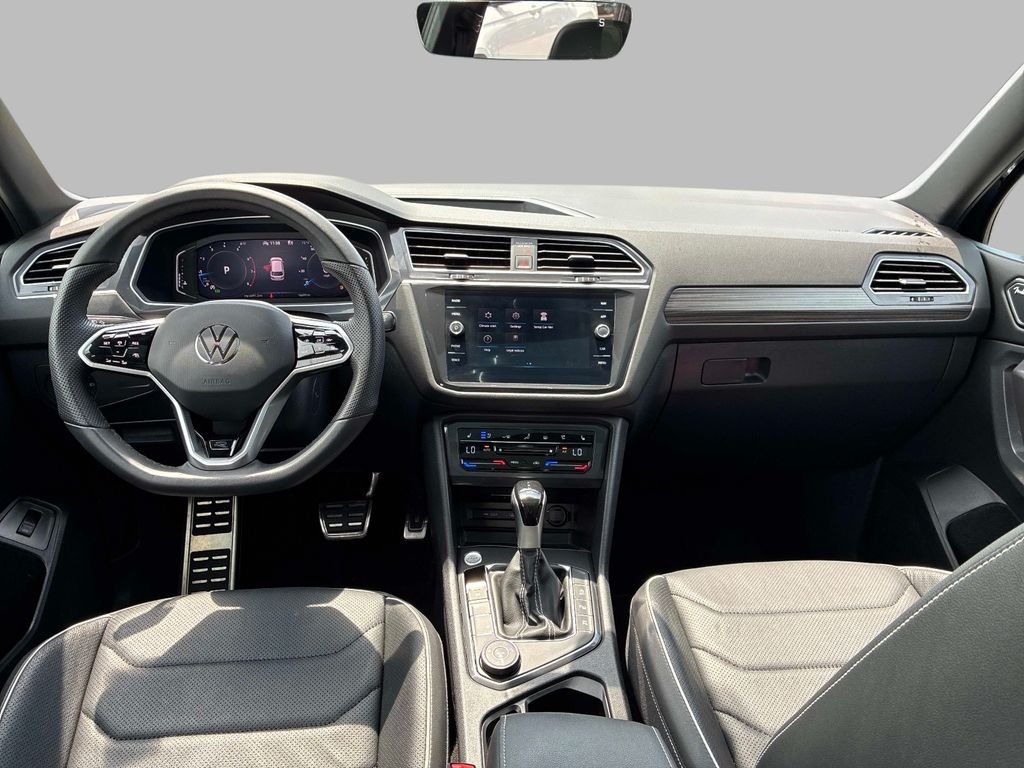Used 2024  Volkswagen 2.0T SEL R-Line image 18
