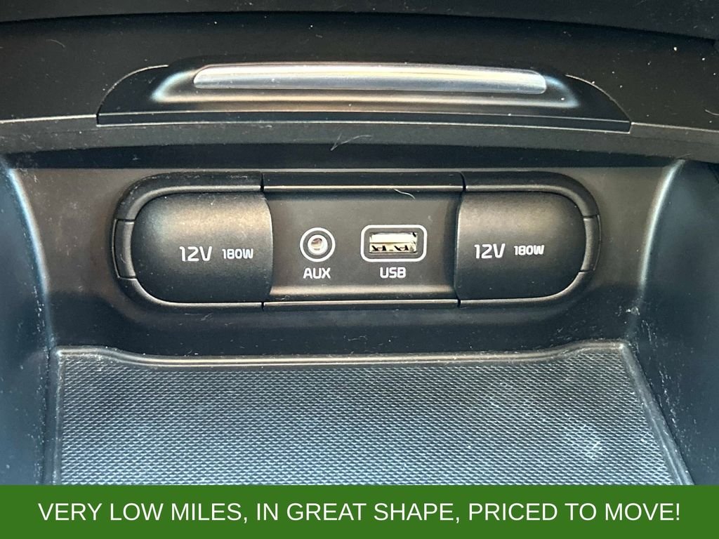 Used 2017 Silver Kia LX image 24