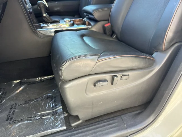 Used 2018 White Nissan SL image 33