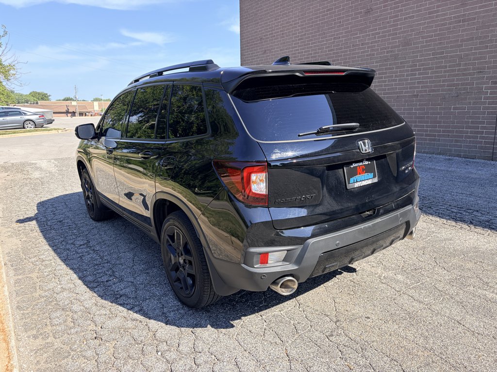 Used 2025 Crystal Black Pearl Honda Black Edition image 3
