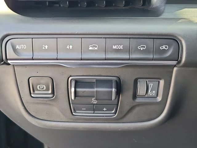 Used 2021 BLACK RAVEN Cadillac Sport Platinum image 25