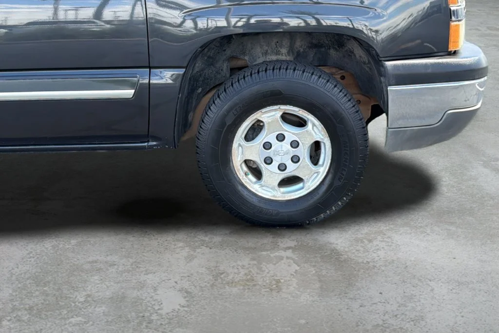 Used 2003 Gray Chevrolet LS image 33