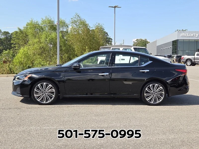 Used 2025 Super Black NISSAN SL FWD image 2