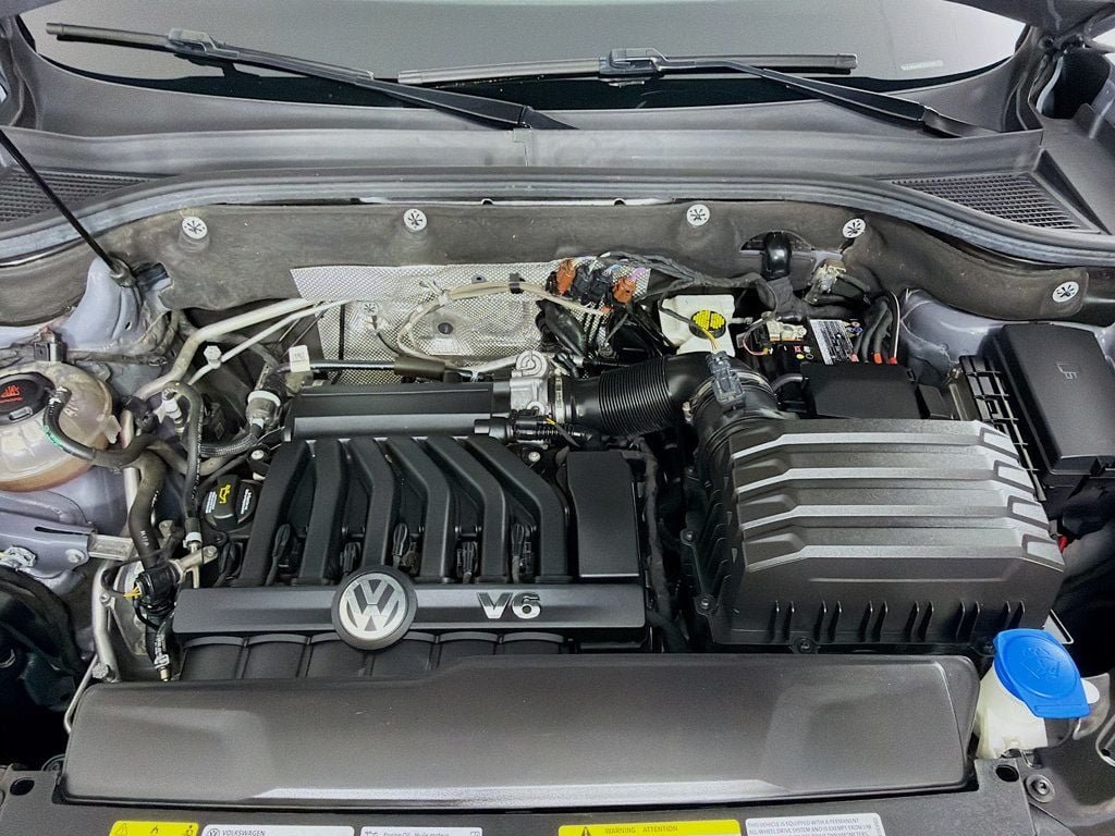 Used 2022 Pure Gray Volkswagen 3.6L V6 SE w/Technology 4MOTION image 30