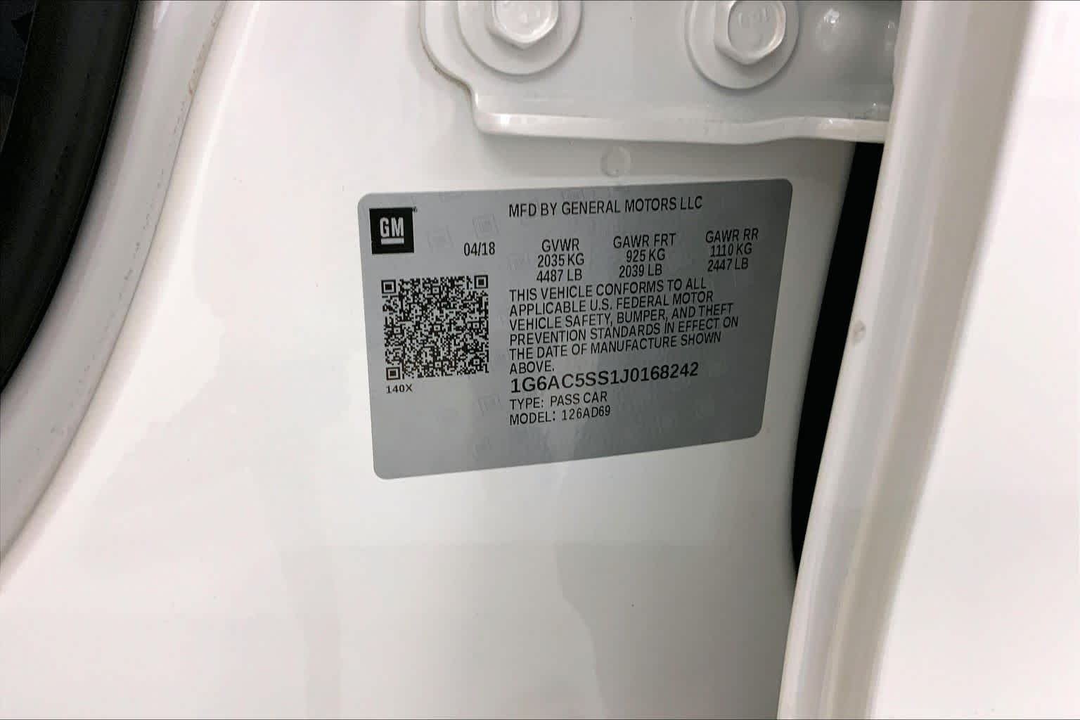 Used 2018 Crystal White Tricoat Cadillac Premium Luxury RWD image 36