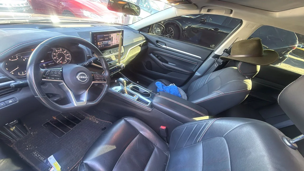 Used 2023 Gun Metallic Nissan 2.5 SR image 3