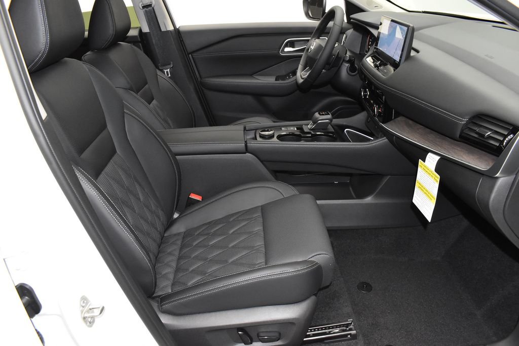 New 2026 Everest White Pearl TriCoat Nissan Platinum image 26