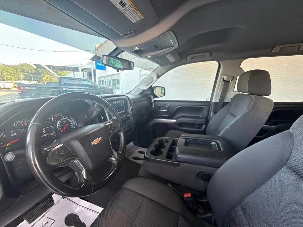 Used 2018 BLACK Chevrolet LT image 27