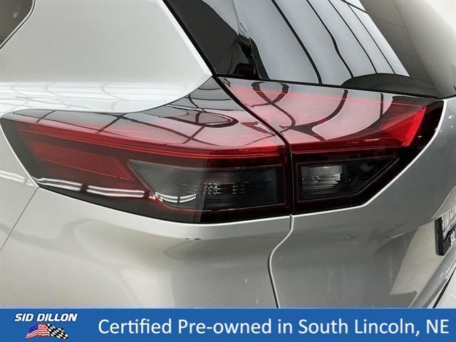 Certified Used 2022 Brilliant Silver Metallic Nissan Platinum image 22