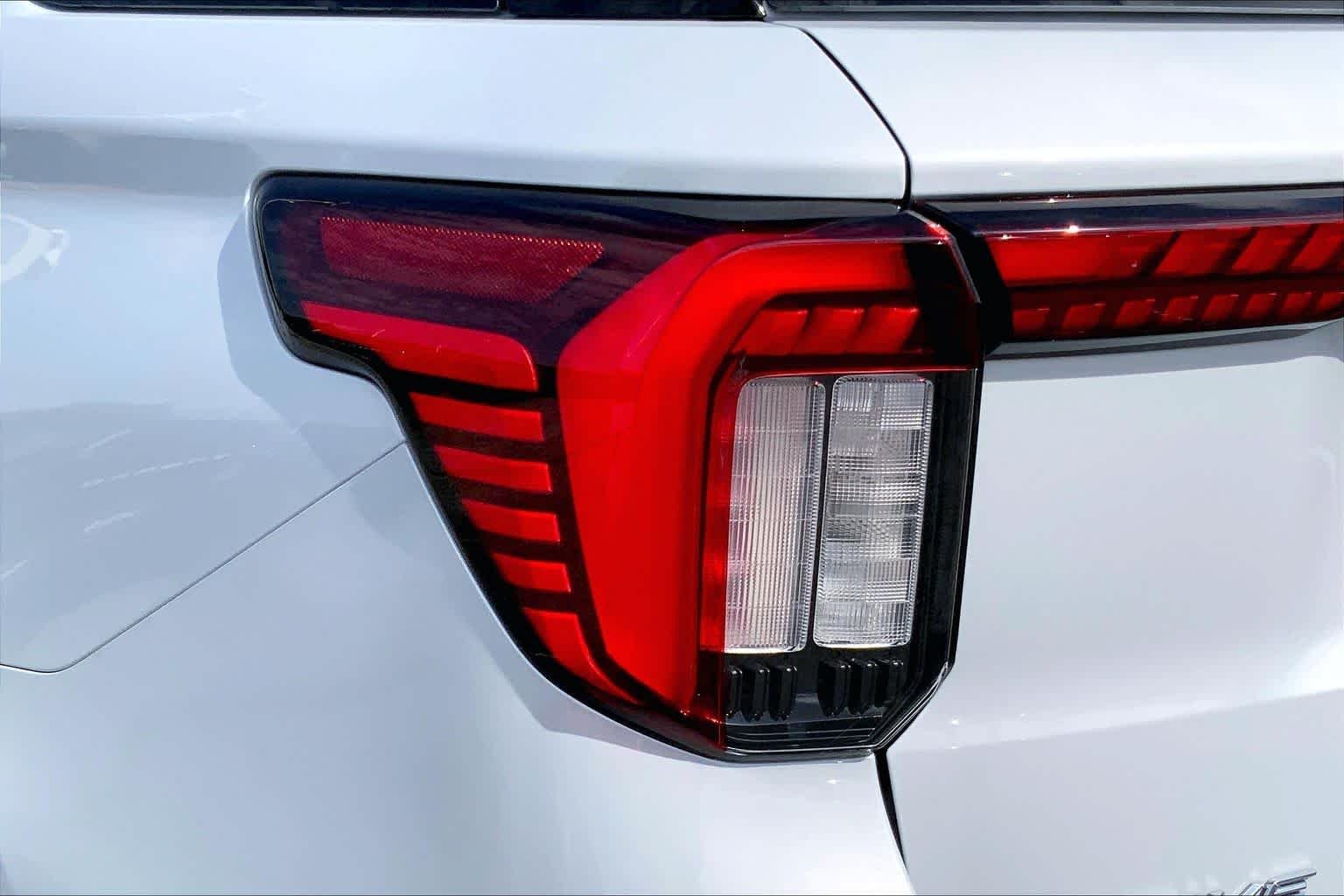 New 2026 Space White Metallic Ford Active image 11