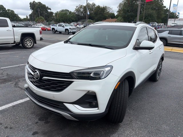 Used 2022 White Buick Essence image 1