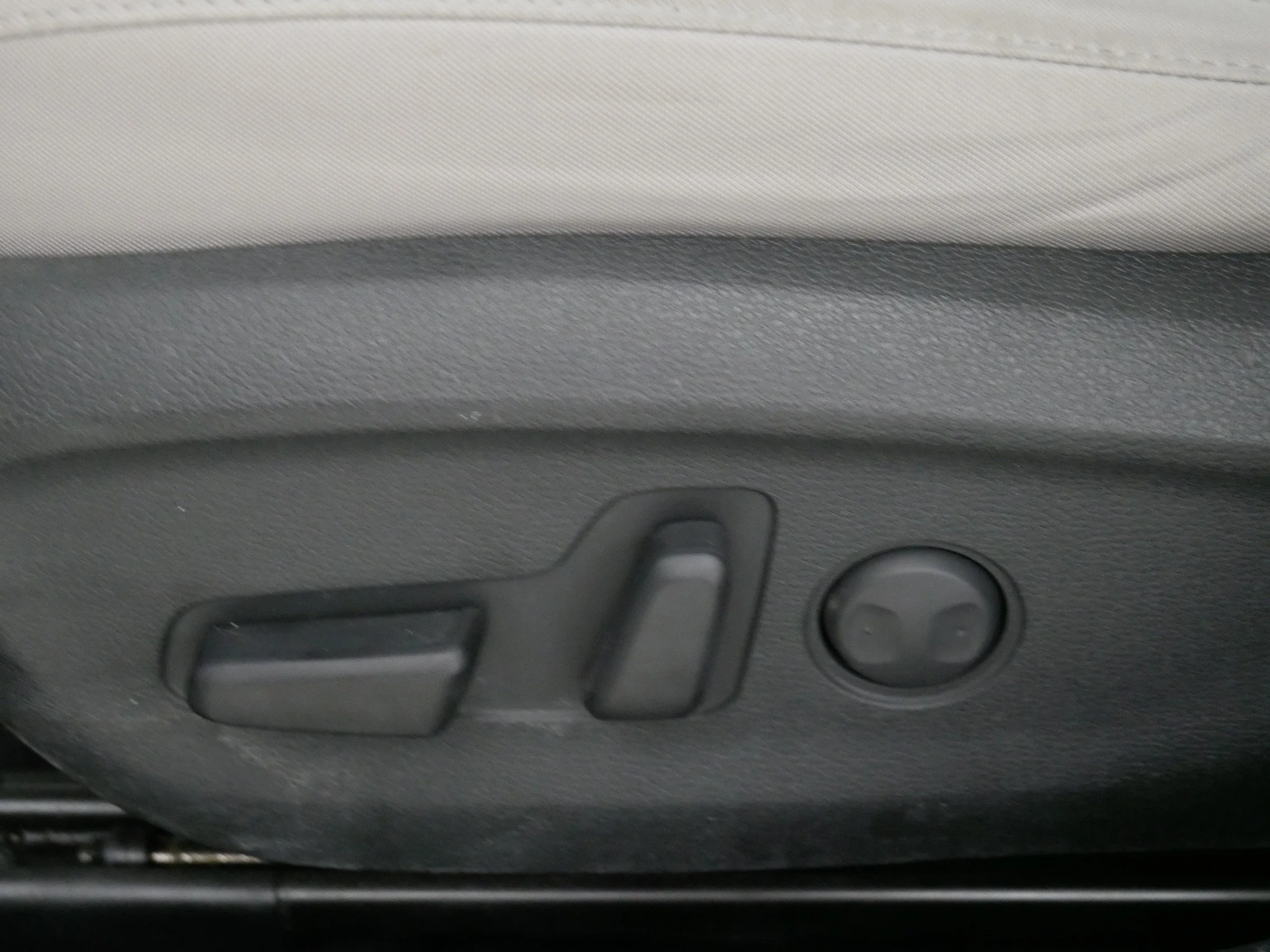 Used 2018 Phantom Black Hyundai SEL image 20