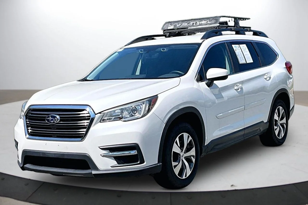 Used 2020 White Subaru Premium image 4