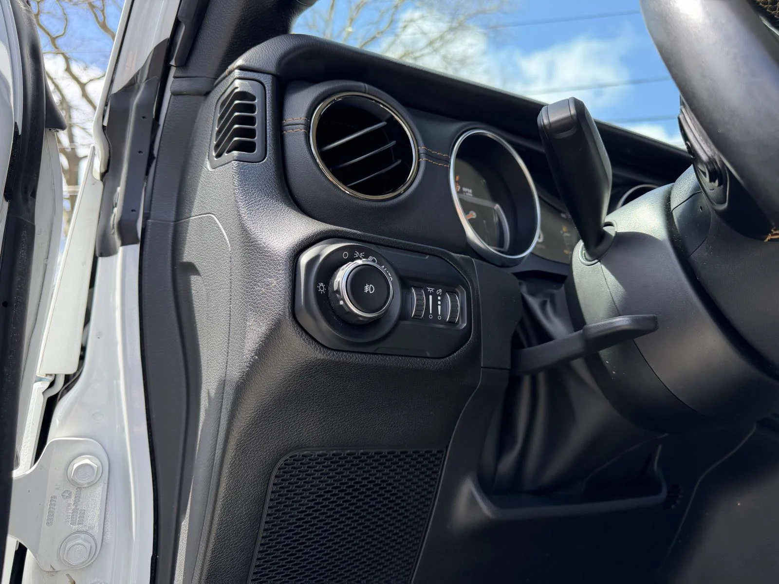 Used 2022 White Jeep Unlimited Sahara High Altitude image 24