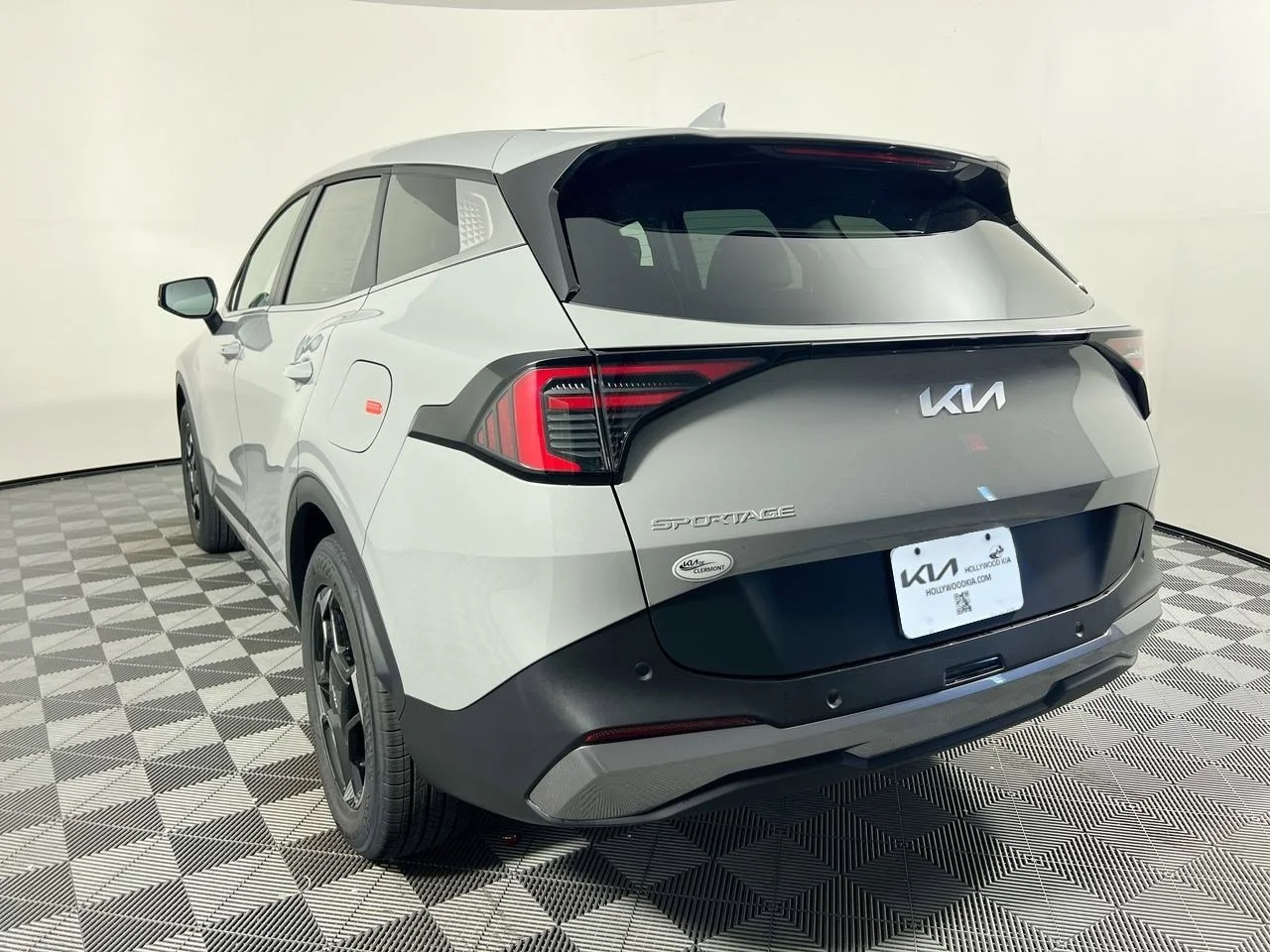 New 2026 Wolf Gray Kia EX image 5
