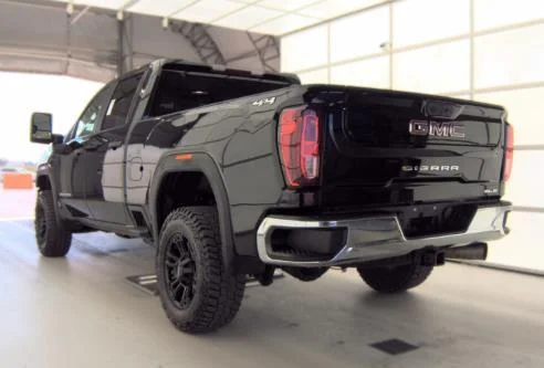 Used 2021  GMC Base image 3