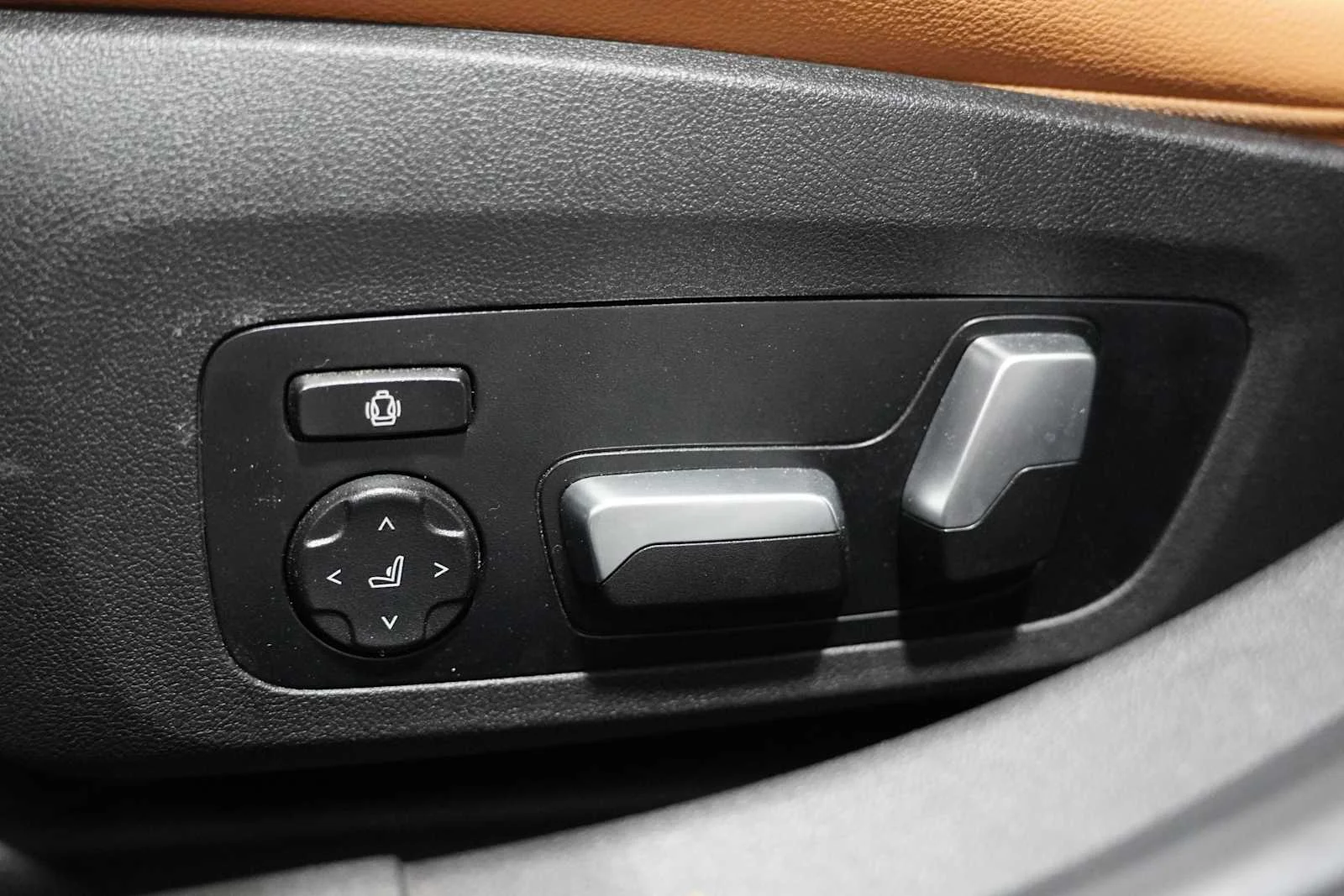 Used 2021 Mineral White Metallic BMW 330i image 13