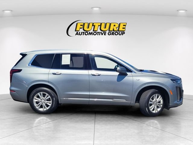 Used 2024 Silver Cadillac Luxury image 3