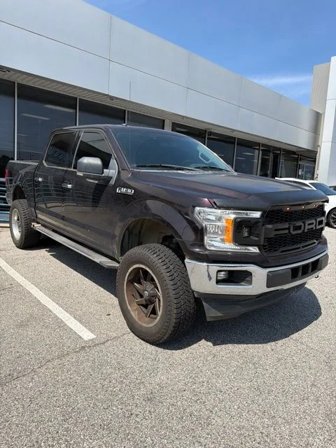 Used 2018 Red Ford XLT image 1